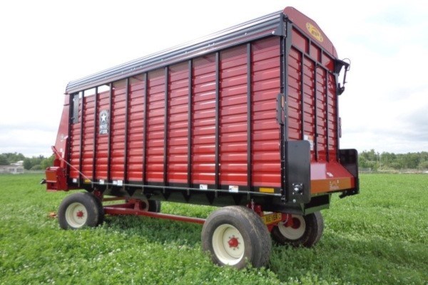 RT200 Front & Rear Unload Forage Box Photo