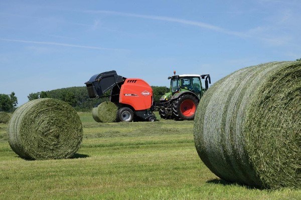 Round Balers Photo