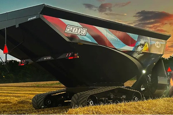 14 Series Grain Carts Photo