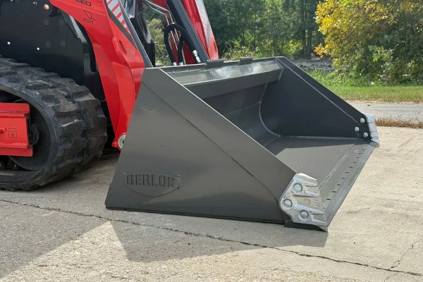 Heavy Duty Grading Bucket Photo
