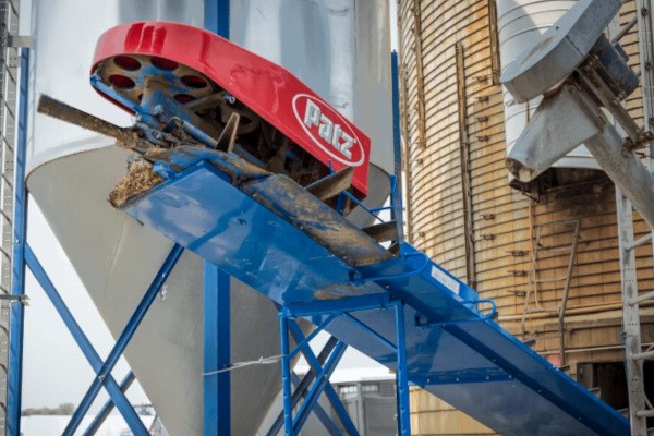 Gutter Cleaners, Material Movers, & Chain Photo