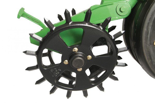 6200 Cast Spike Closing Wheel Photo