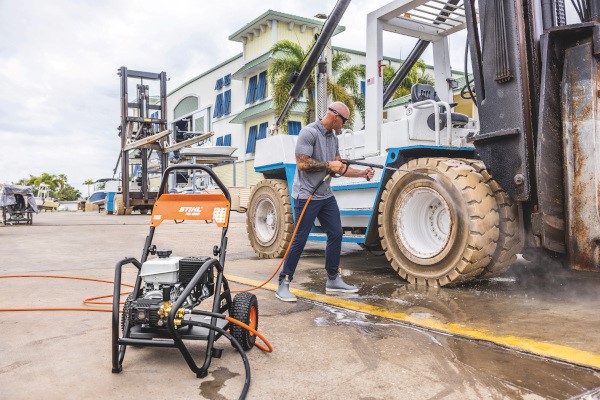 Professional Pressure Washers Photo