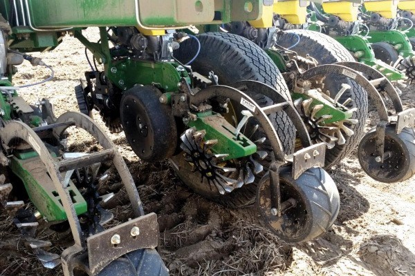 Closing Wheels Photo