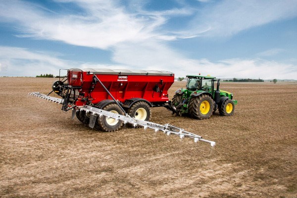 Pull Type Air Boom Applicators Photo