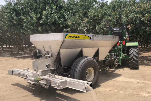 Fertilizer Spreaders Photo