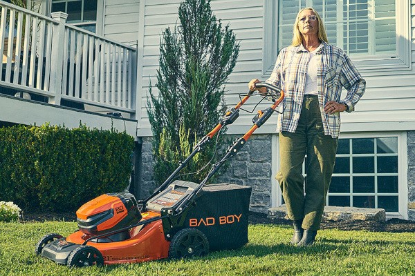 Self-Propelled Mower Series Photo