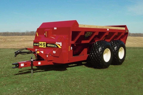 Top Shot Side Discharge Manure Spreaders Photo