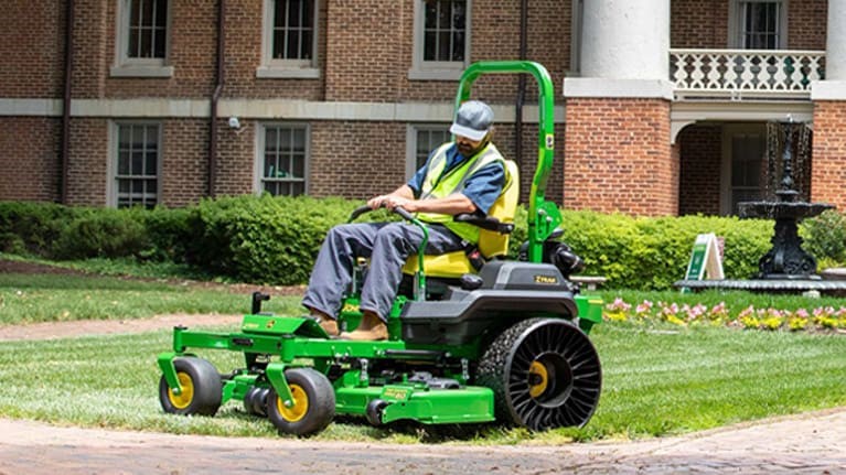 Commercial Zero Turn Mowers Photo