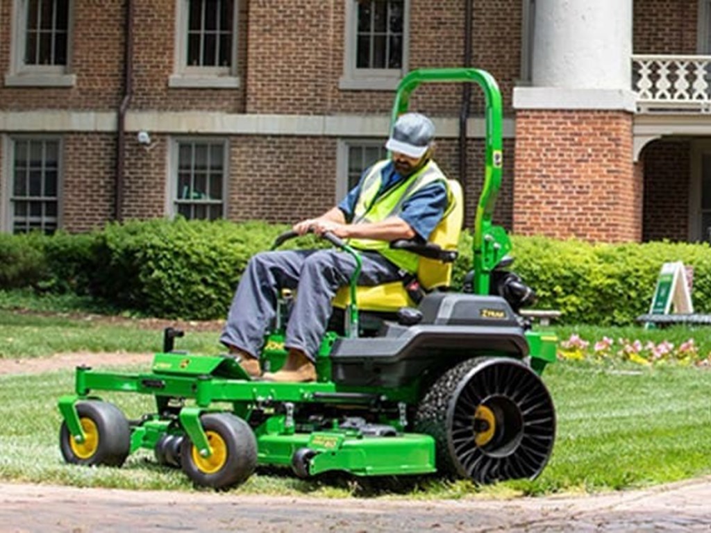 Commercial Zero Turn Mowers Photo