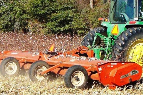Row Crop Shredders Photo