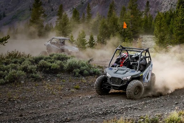 2025 RZR 200 EFI Photo