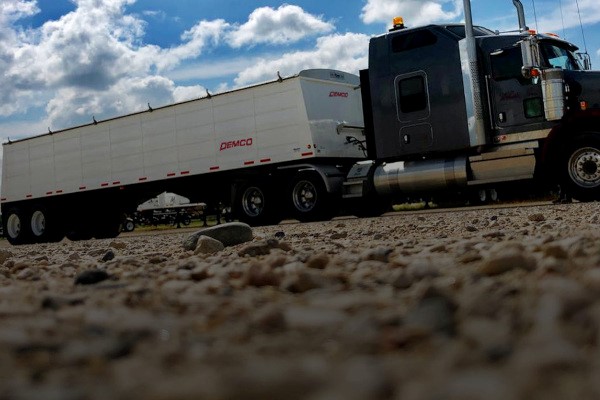 Semi Trailers Photo