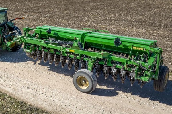 BD7510 Narrow Transport No-Till Drill Photo