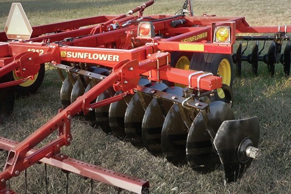 1212 Tandem Disc Harrows Photo