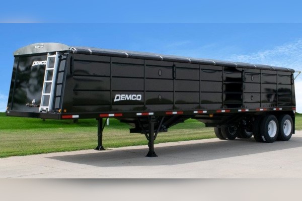 Steel Grain Trailers Photo