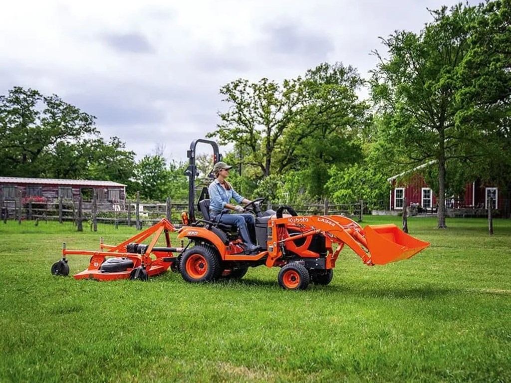 Sub-Compact Tractors Photo