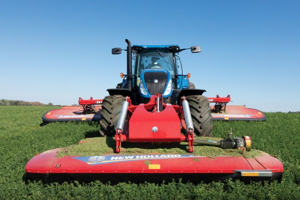 MegaCutter™ Triple Disc Mowers and Mower-Conditioners Photo