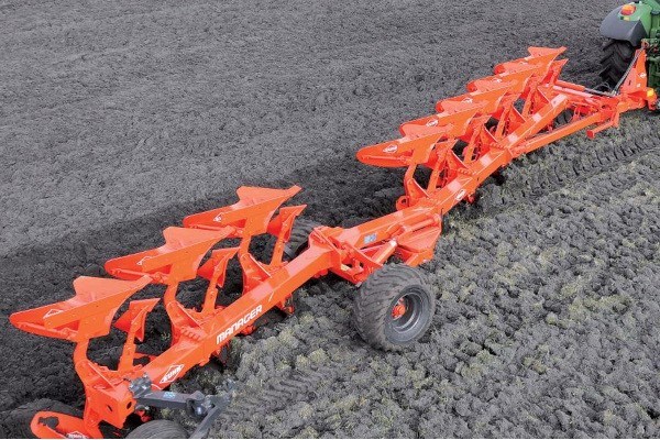 Semi-Mounted Rollover Plows Photo