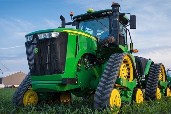 4WD and Track Tractors Photo