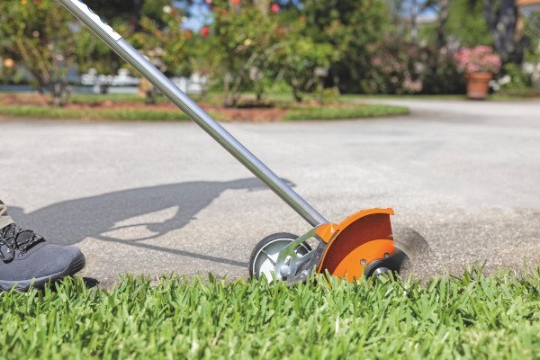Homeowner Edger Photo