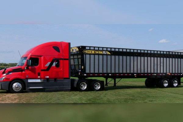 1200 Series Top Dog Semi-Trailer Forage Boxes Photo