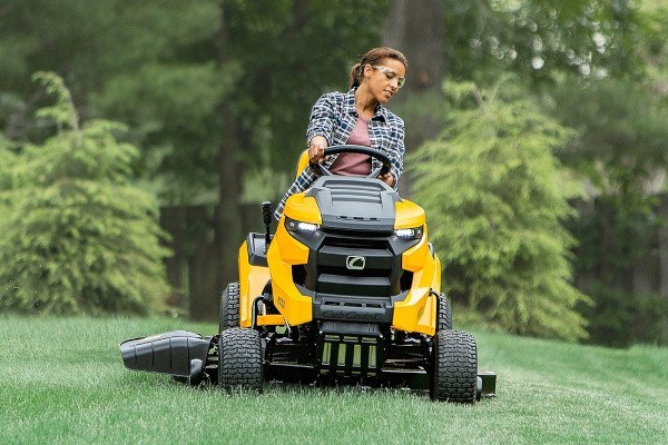 Riding Lawn Mowers Photo