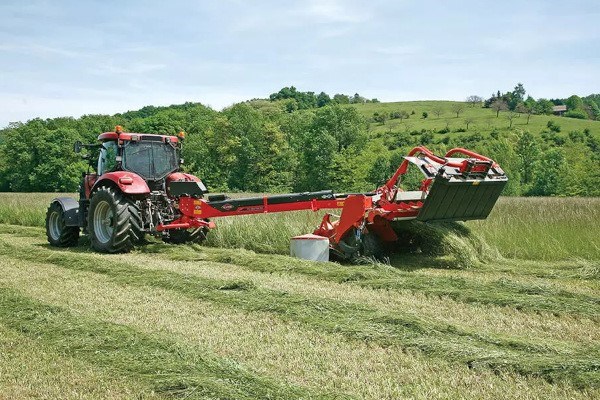 FC 3561 TCD RA Center-Pivot Mower Conditioner with Merger Photo