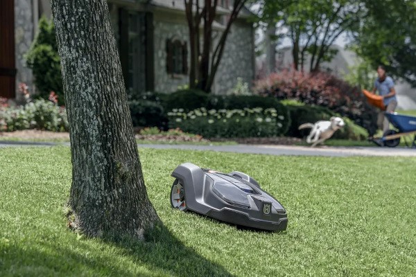 Robotic Lawn Mowers Photo