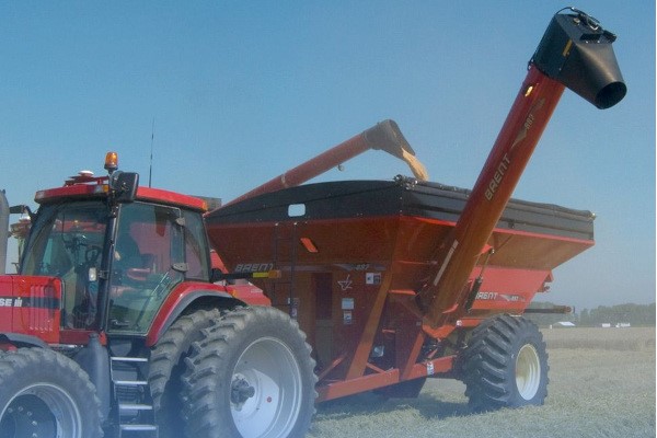 Mid-Size Corner Auger Grain Carts Photo