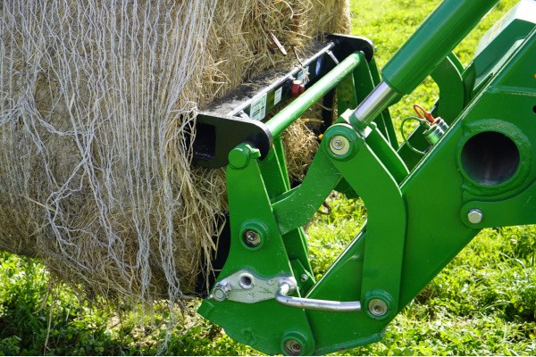 Bale Spears Photo
