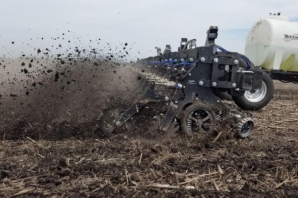 Strip-Till Units Photo