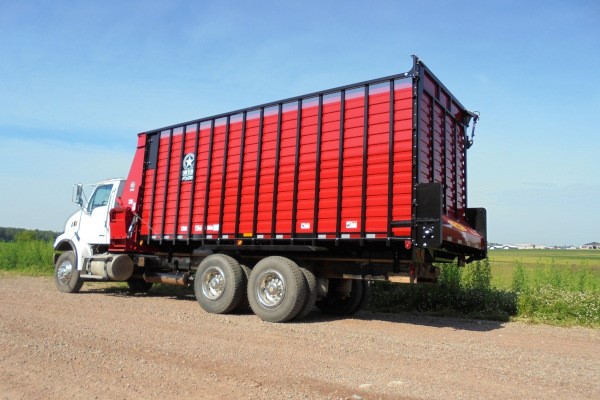 RTX200 Front & Rear Unload Forage Box  Photo