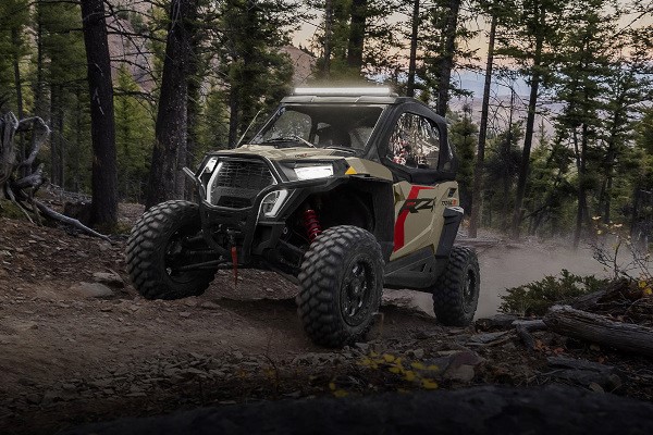 2025 RZR Trail S Photo