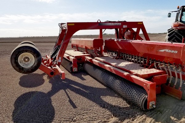 4620-24 Folding Seeder Photo