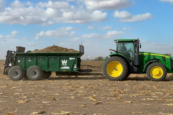 Manure Spreaders Photo