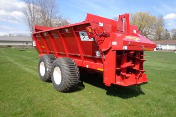 Industrial SXI Series Auger Spreader Photo