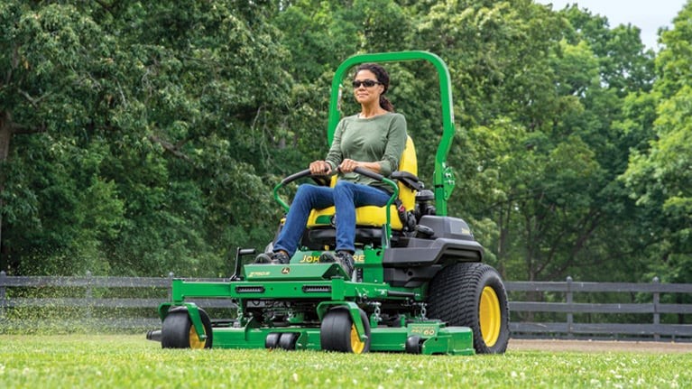 Z700 Series Zero-Turn Mowers Photo