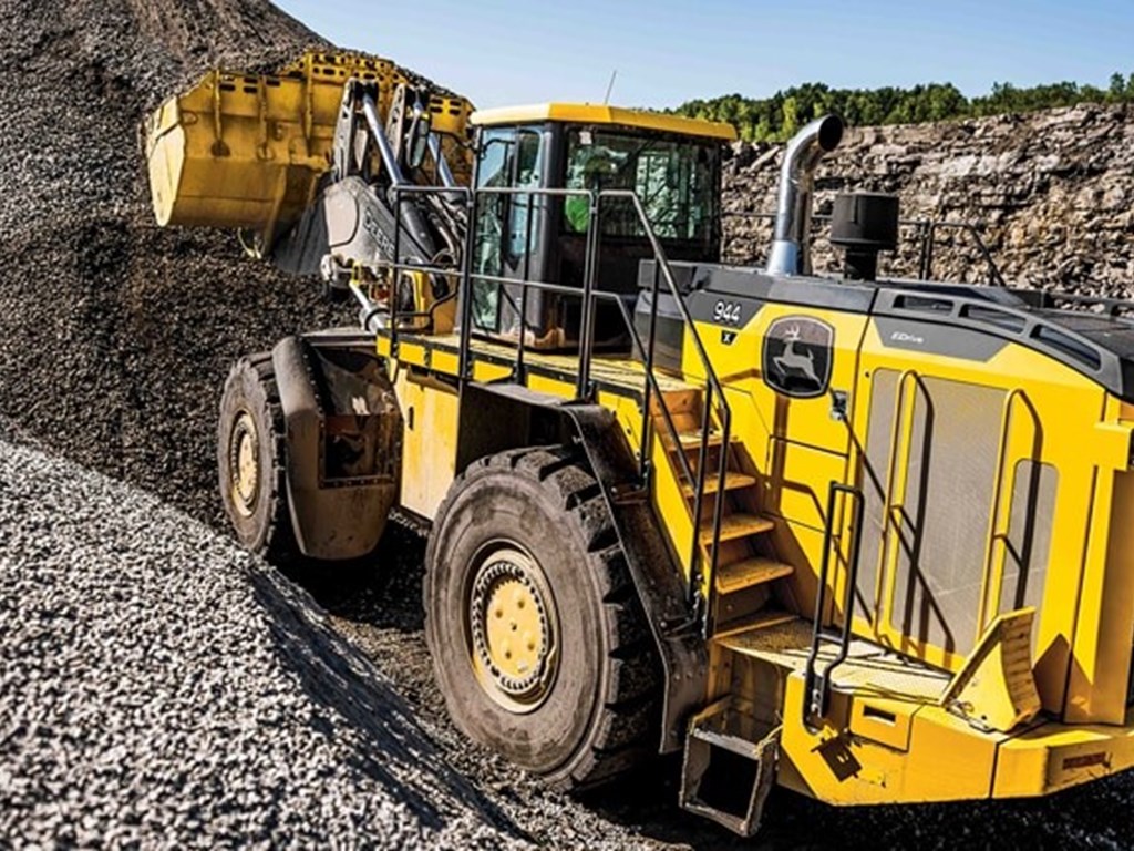 Large Wheel Loaders Photo