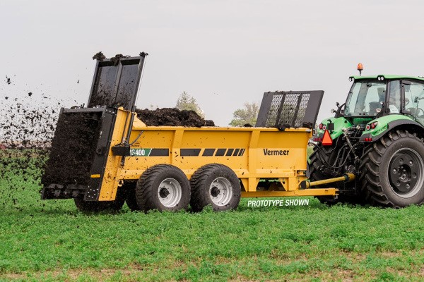 Manure Spreaders Photo