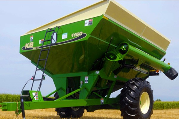 1100-Series Grain Carts Photo