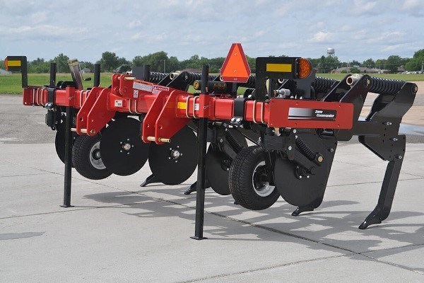 Hydraulic Auto-Reset Shanks - Folding Units Photo