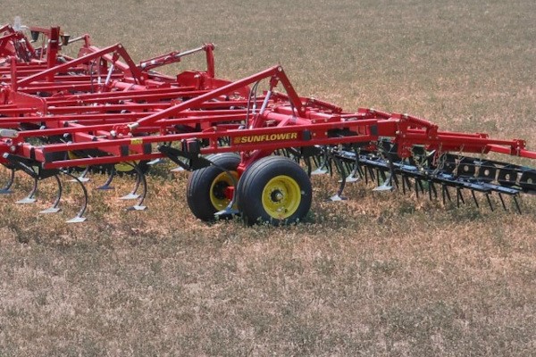 5056 Five-Section Field Cultivators Photo