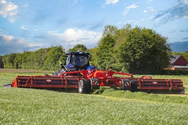FC 13460 D RA Rear Trailed Mower Conditioner/Merger Combination Photo