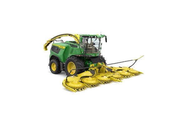F9 1000 Self-Propelled Forage Harvester Photo
