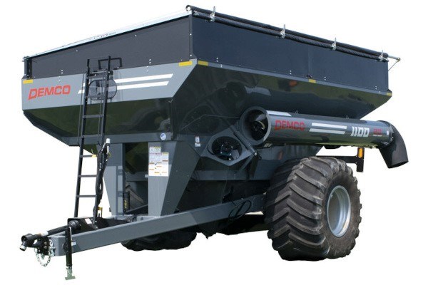 1000 & 1100 Grain Cart Photo