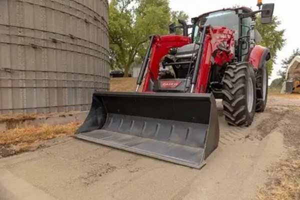 Farmall 110M Photo
