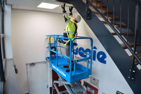 GS-1432m E-Drive Photo GS-1432m E-Drive Photo