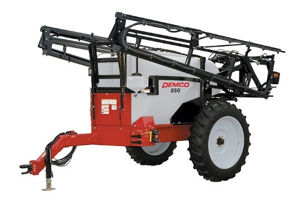 850 & 1050 Gallon Big Wheel Sprayers Photo