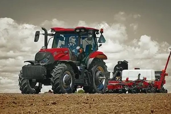 Maxxum 145 Photo